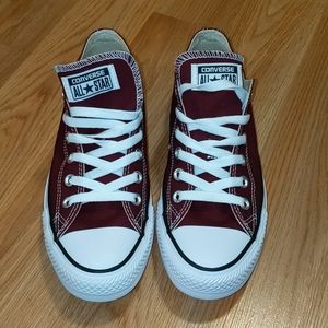 Converse All Star Chuck Taylor women sz 9 burgundy